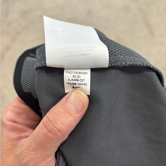 Nike Golf Dri Fit Pants Mens Size 40x30 Polyester Gray Black Flat Front Golfing - Picture 2 of 10